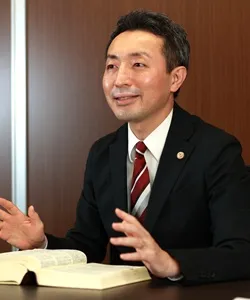 弁護士小林芳郎
