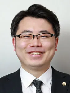 弁護士戸谷彰吾